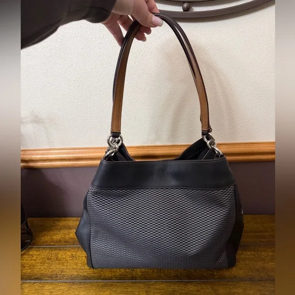 ✨NWT - Coach Legacy Jacquard Lexy Shoulder Bag✨ - Picture 3 of 14